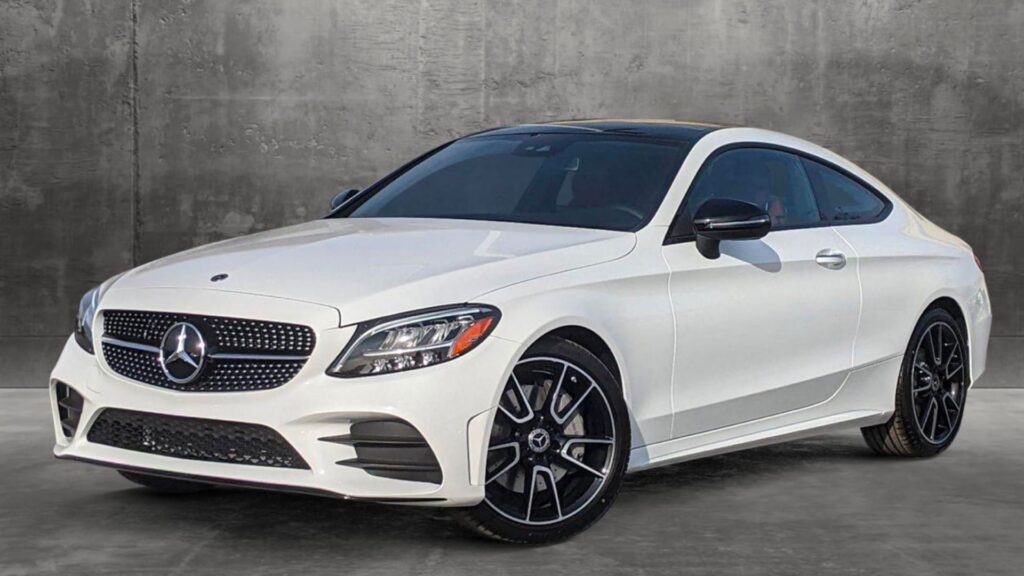 Фото 9 — Как выбрать между Mercedes-Benz C-Class и BMW 3 Series?